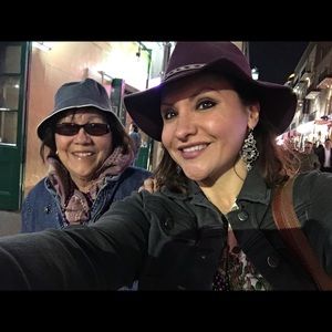 Meet your Posher, Ana